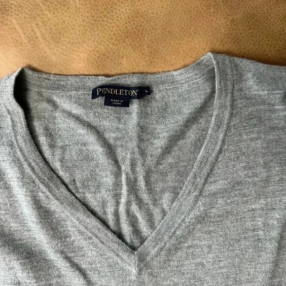 Men’s Pendleton Gray Long Sleeve Sweater Size Large - Picture 3 of 8